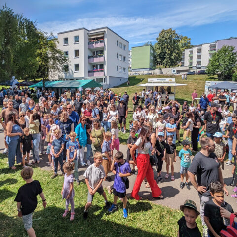 GEWAG-25-0038-BERICHTERSTATTUNG-STADTTEILFEST-HASENBERG-V3-(ki)