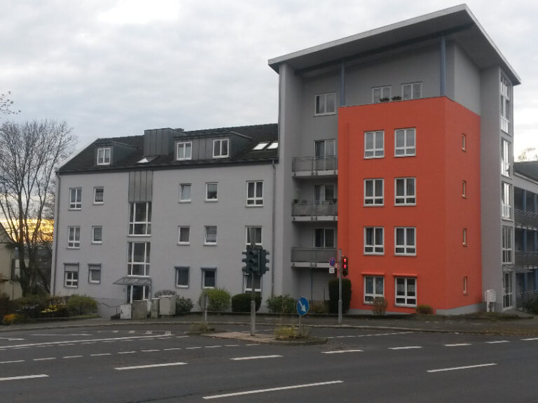 Bild zum Angebot: Zentral gelegen mit Aufzug und Balkon!