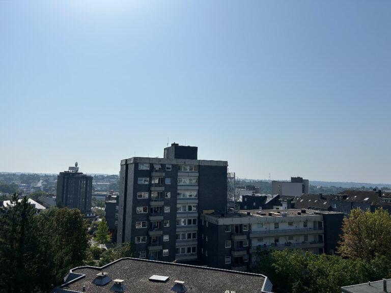 Bild zum Angebot: Mit Weitblick mitten in der City – PKW-Stellplatz kann angemietet werden