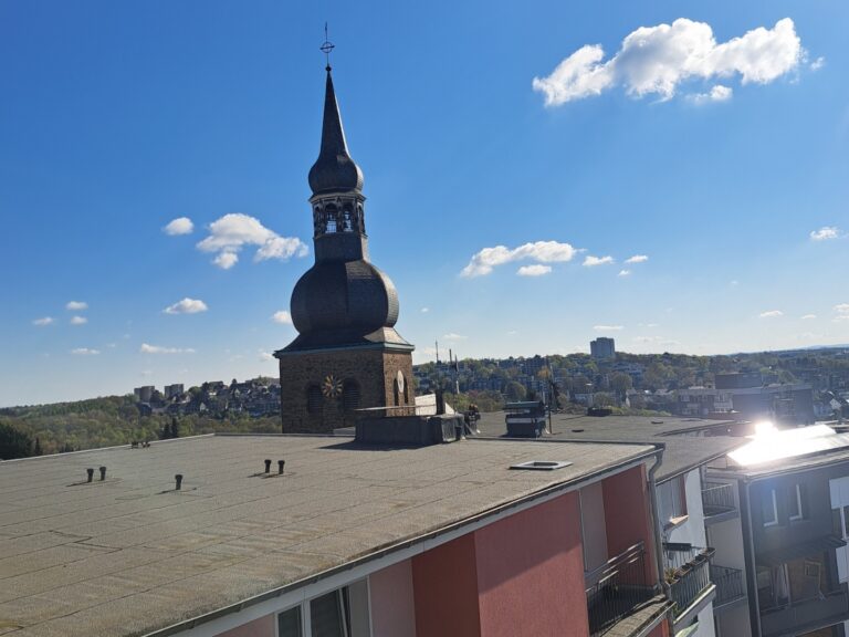 Bild zum Angebot: Big City Life – Über den Dächern von Remscheid!