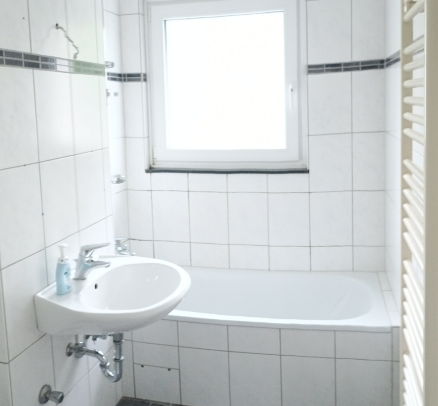 Bild zum Angebot: Geräumige Erdgeschosswohnung mit Balkon