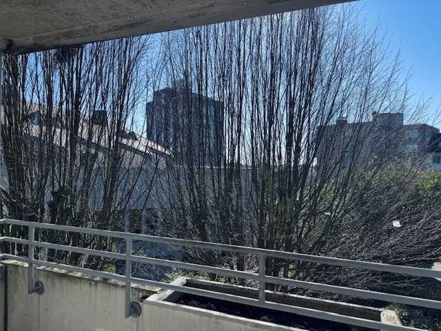 Bild zum Angebot: Geräumige Wohnung mit Balkon in zentraler Lage