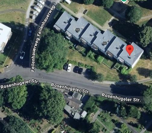 Bild zum Angebot: verfügbare Außenstellplätze an der Rosenhügeler Str. zwischen den Häusern 76-78 und vor den Häusern 84 – 88