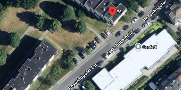 Bild zum Angebot: verfügbare Außenstellplätze an der Rosenhügeler Str. zwischen den Häusern 76-78 und vor den Häusern 84 – 88