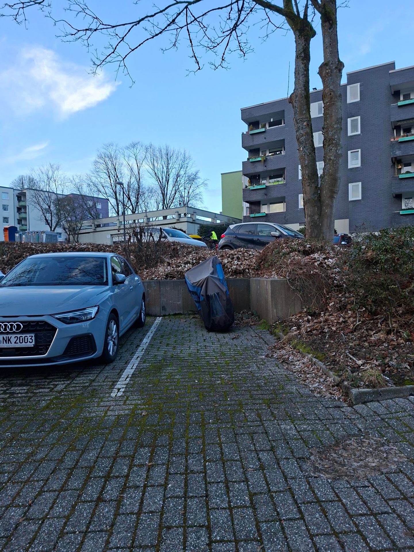 Bild zum Angebot: Motorrad Außenstellplatz Nr. 18 – zwischen der Christian-Meyer-Straße 2-6